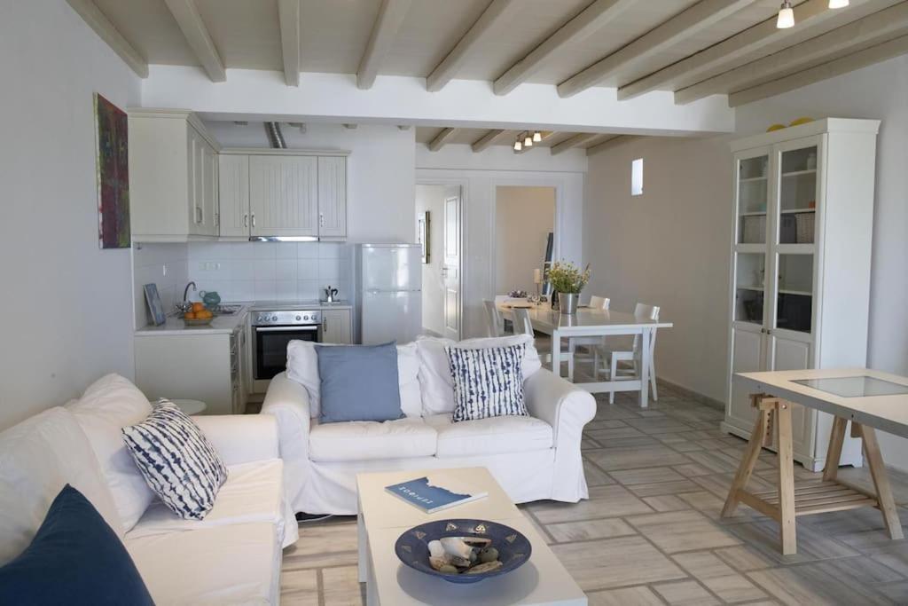 Beachfront 2Br Apartment - Free Parking Livadi (Serifos) Exterior foto