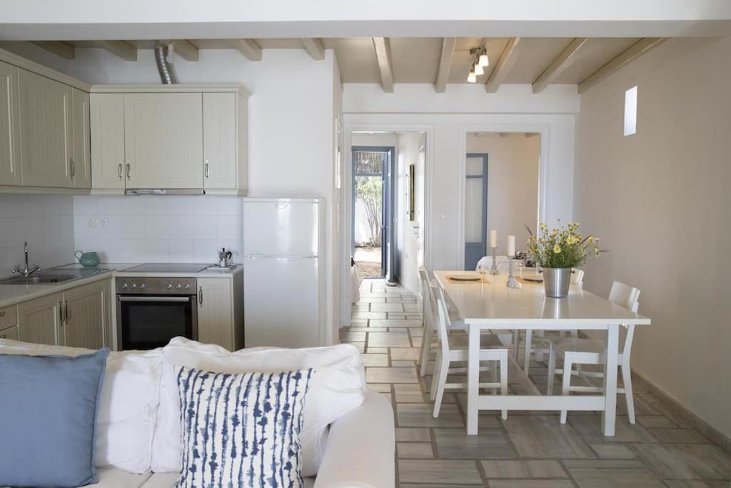 Beachfront 2Br Apartment - Free Parking Livadi (Serifos) Exterior foto