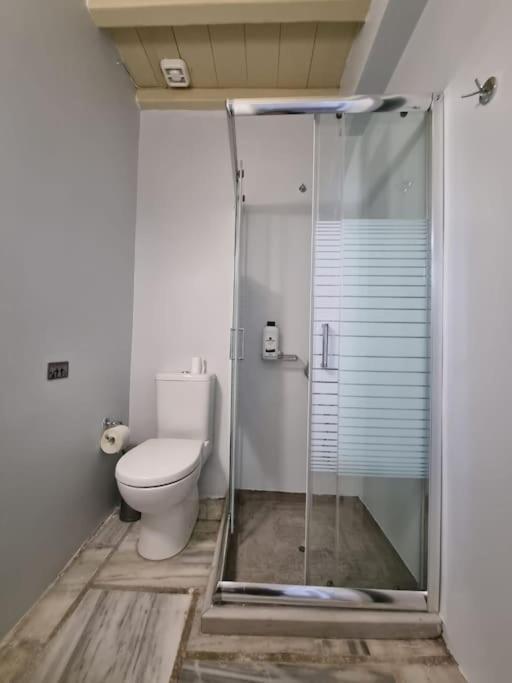 Beachfront 2Br Apartment - Free Parking Livadi (Serifos) Exterior foto